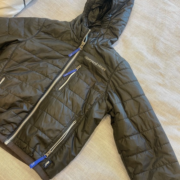 Vineyard Vines boys Charcoal Puffer Jacket - Picture 2 of 5